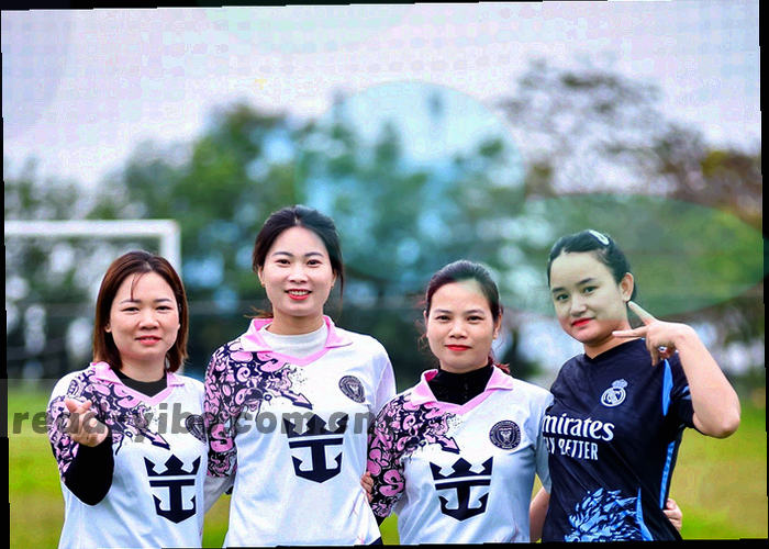 旧式档案柜与足球图案的历史资料档案照片